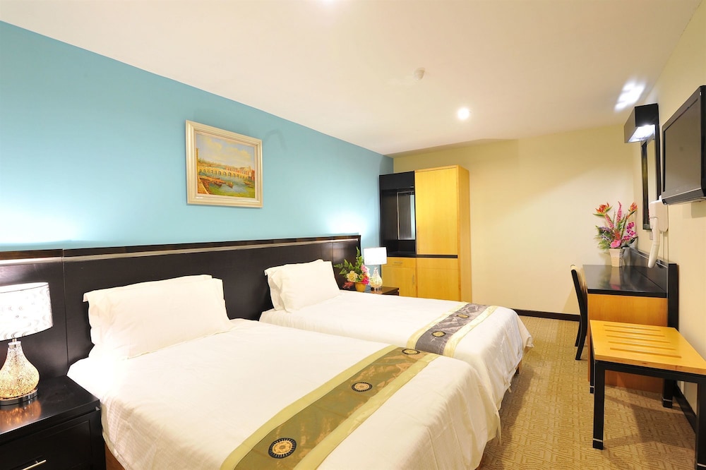 Hallmark View Hotel 26/56