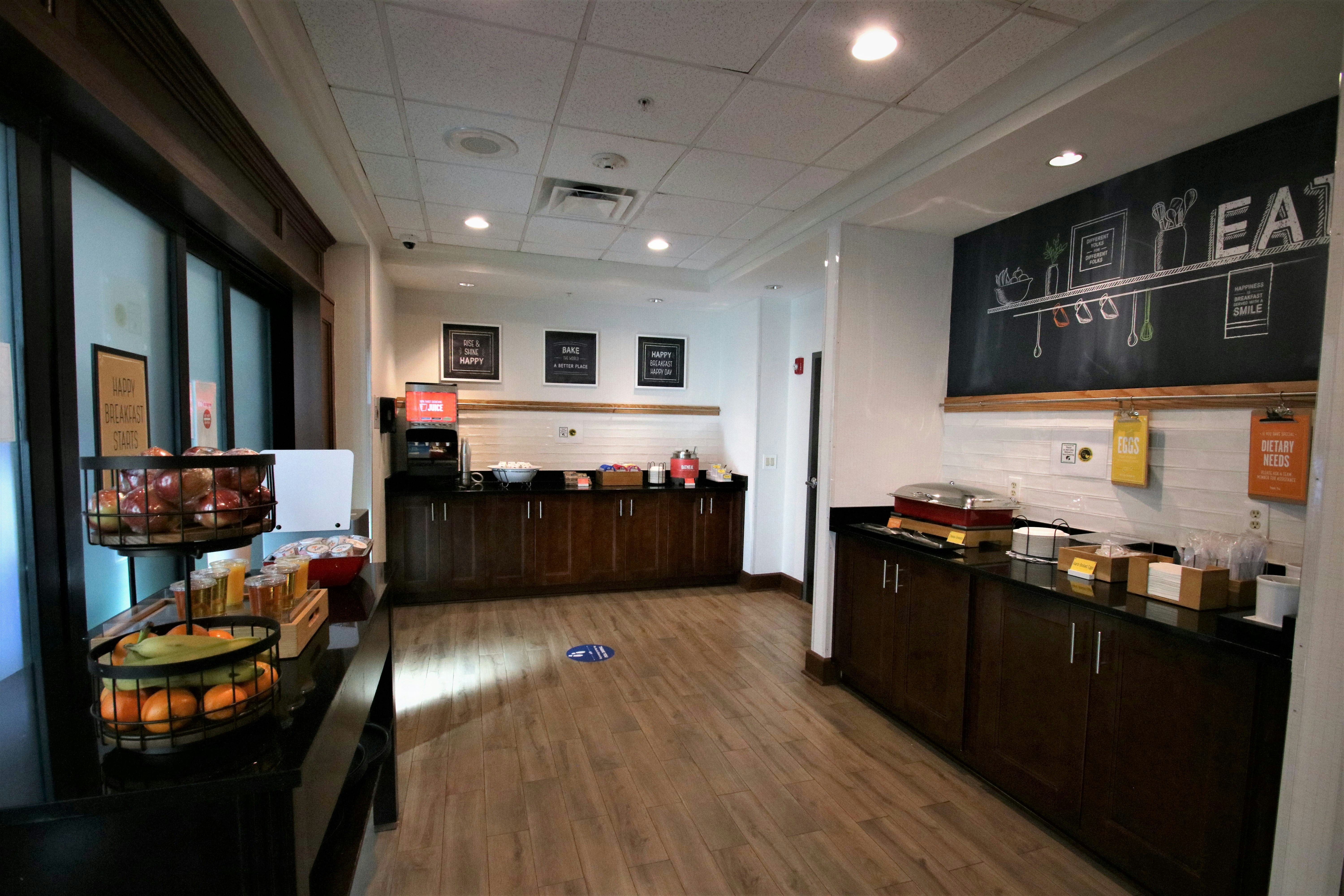 Hampton Inn & Suites Jacksonville - Beach Boulevard/Mayo Clinic Area 9/54