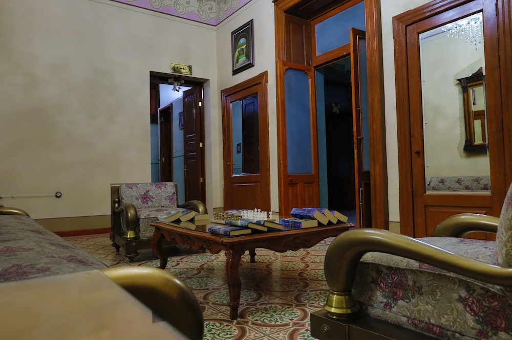 SMALL LUXURY HOTEL AZCAMI 37/50