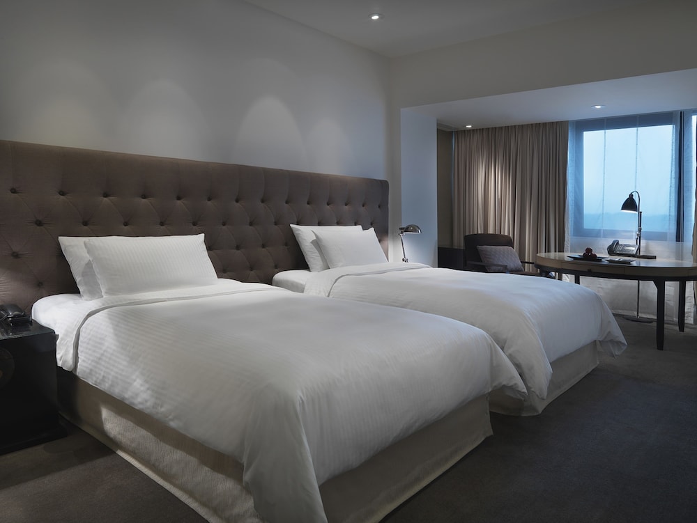 Shangri-la Hotel, Yiwu 23/75