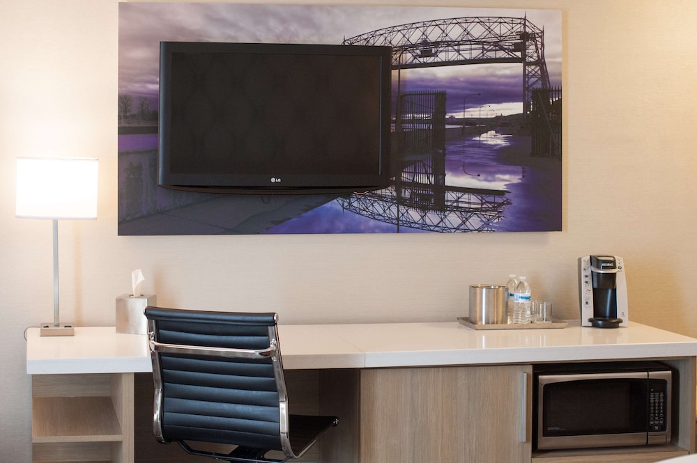 Radisson Hotel Duluth-Harborview 7/34