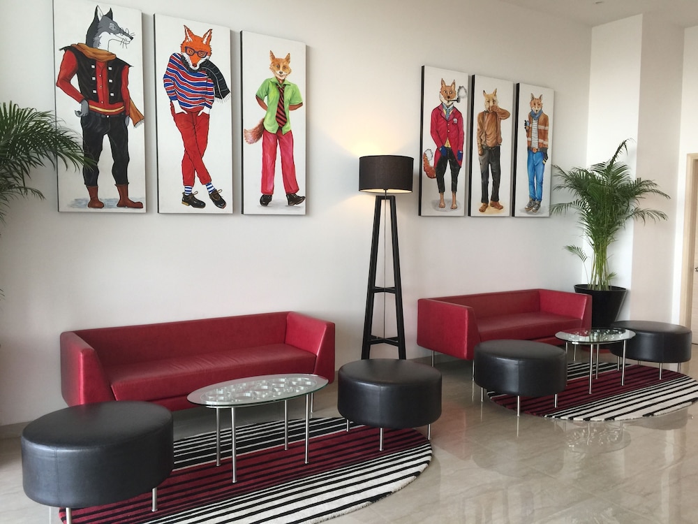 Red Fox Hotel Sector 60 Gurugram 40/62