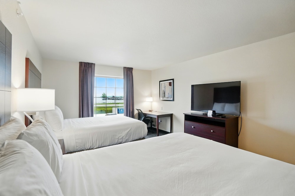 Cobblestone Hotel & Suites - Russells Point at Indian Lake 9/50