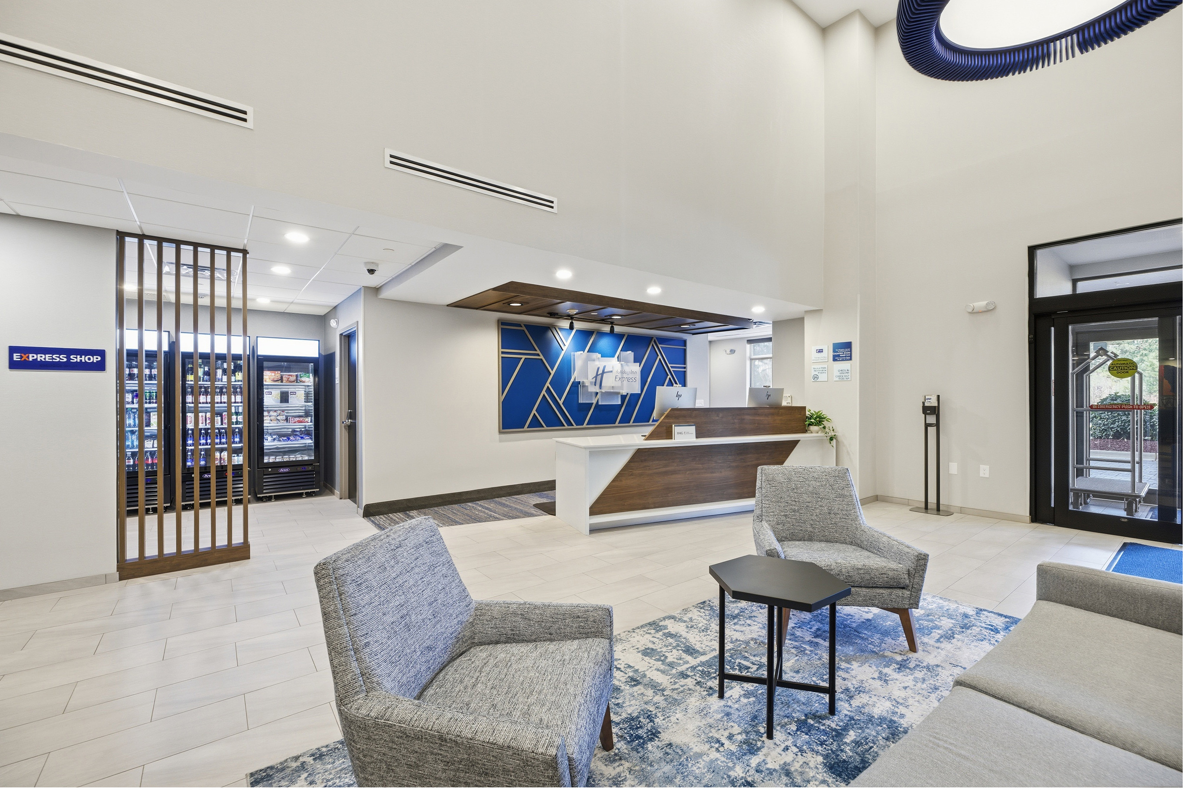 Holiday Inn Express & Suites Raleigh West - Lenovo Center 81/102