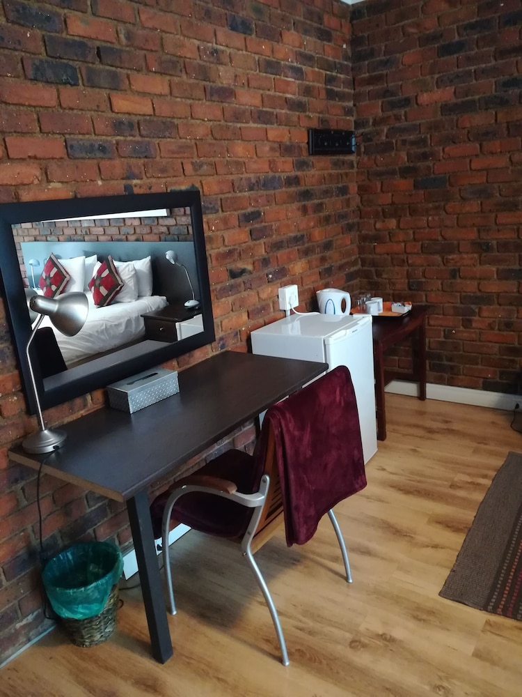 24 On Vrey Boutique Hotel 35/50
