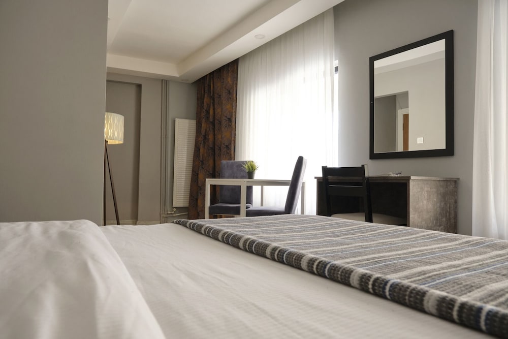 The Breeze Hotel 21/60
