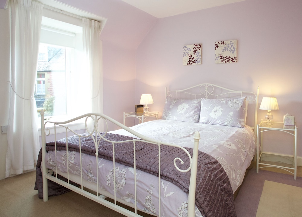 2 Bedrooms, House, Double and Twin Beds