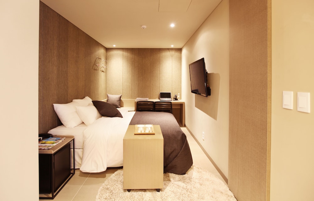 Vine Hotel 16/50
