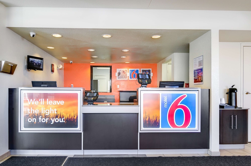 Motel6 Springfield, MO - North 7/56