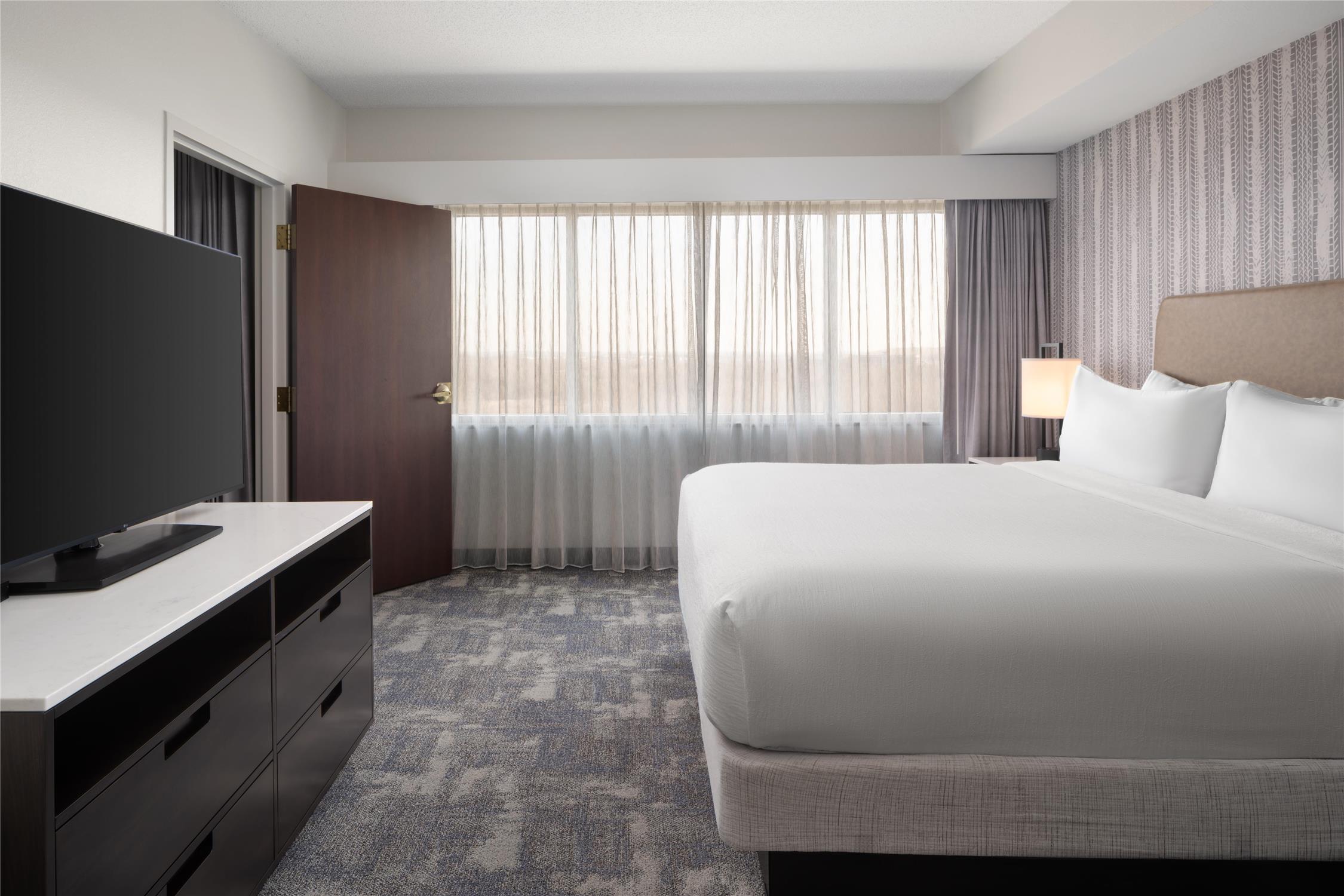 2 Bedrooms, Suite, 1 King or 2 Queen Beds