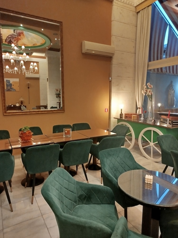 Ephira Hotel 44/56