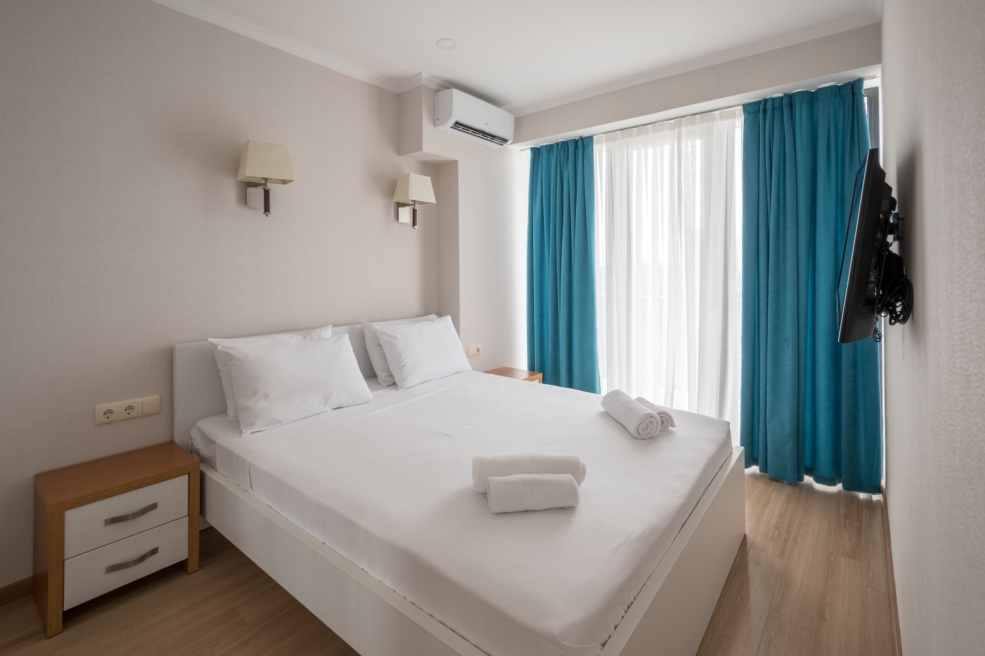 DELUXE, DOUBLE BED, SEA VIEW