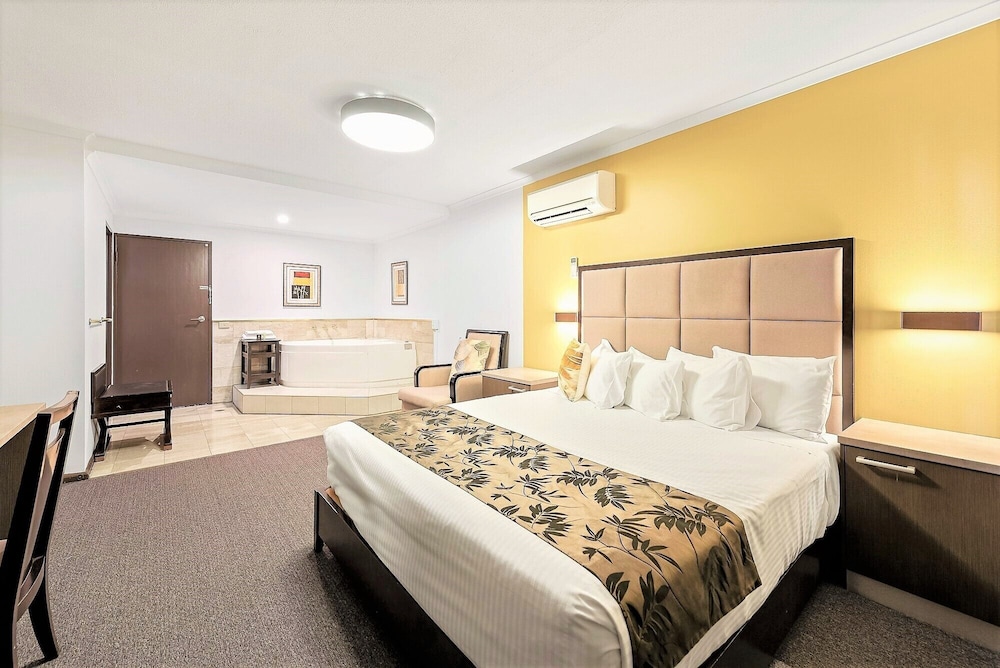 SPA, DELUXE, SUITE