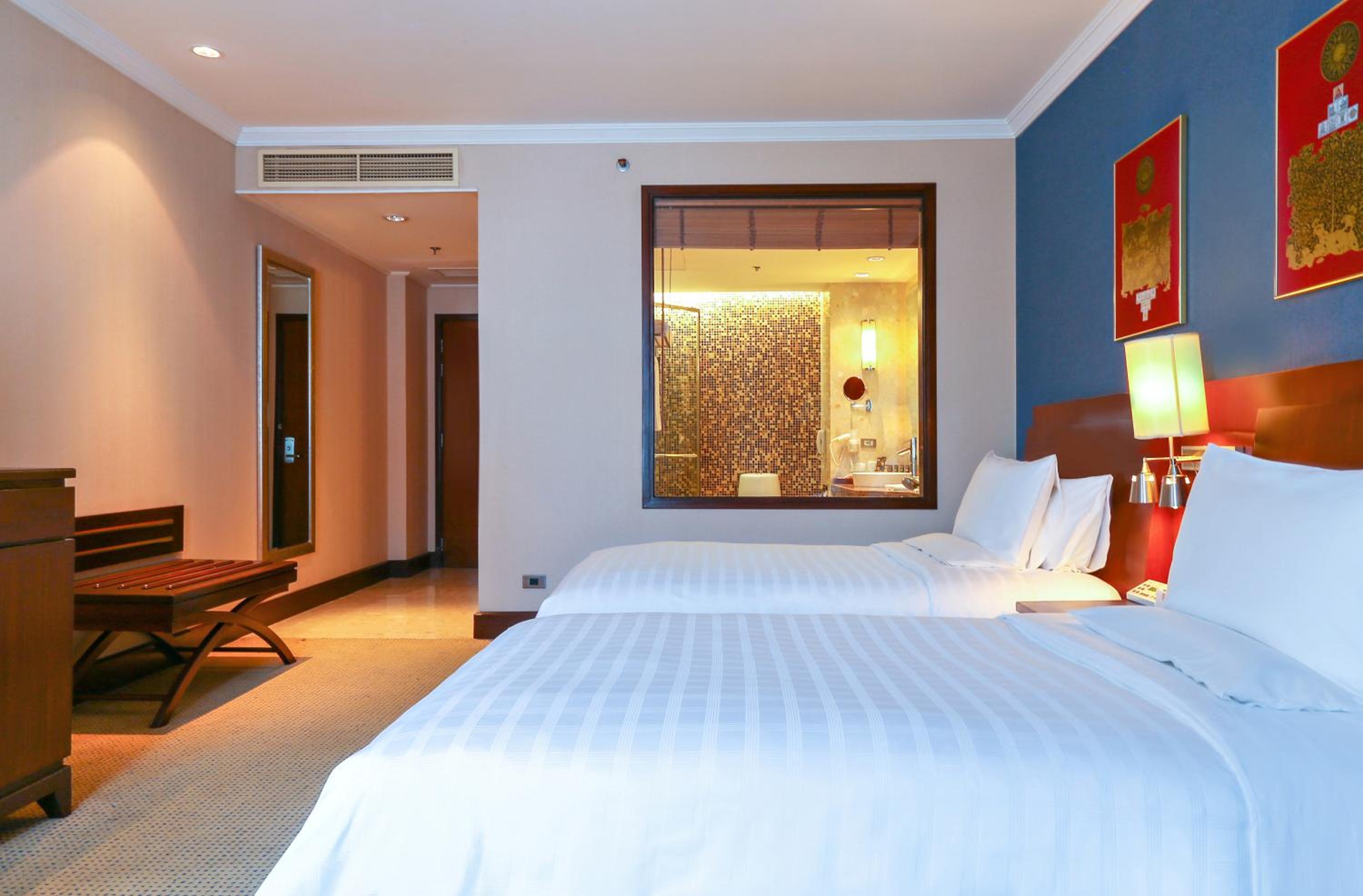 ROOM, TWIN BEDS, POOL VIEW