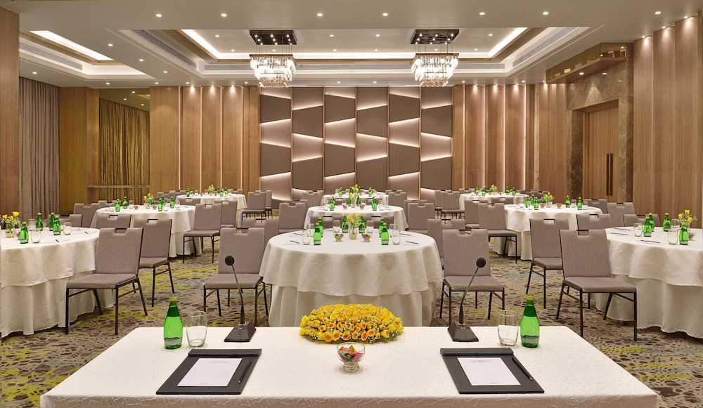 Radisson Mumbai Andheri MIDC 42/65