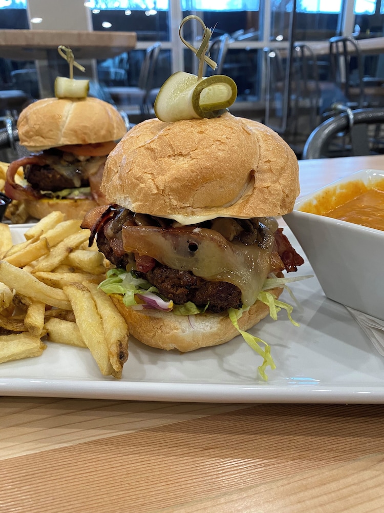 Homestead Inn & Suites 18/44