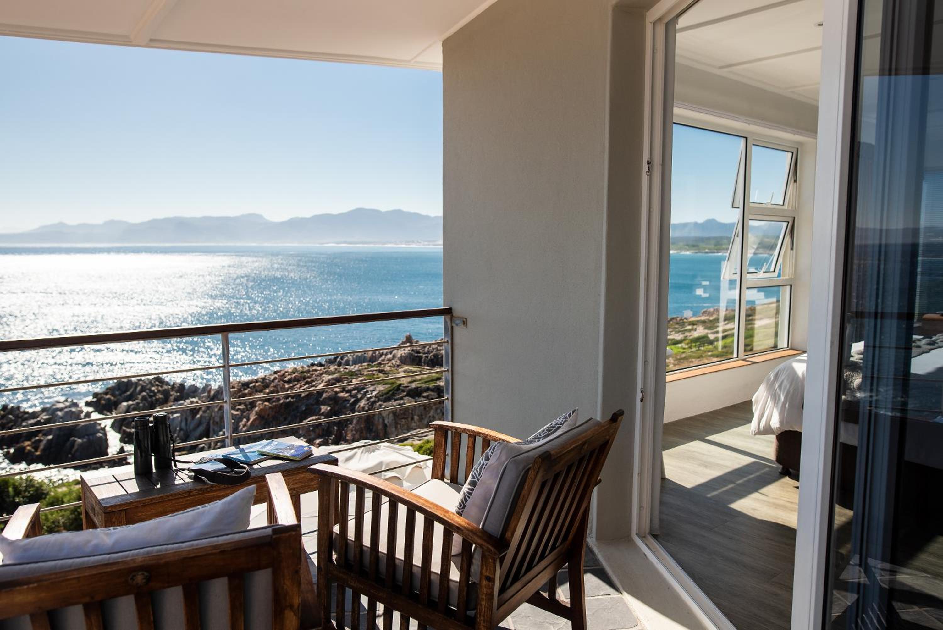 Whalesong Lodge 18/24