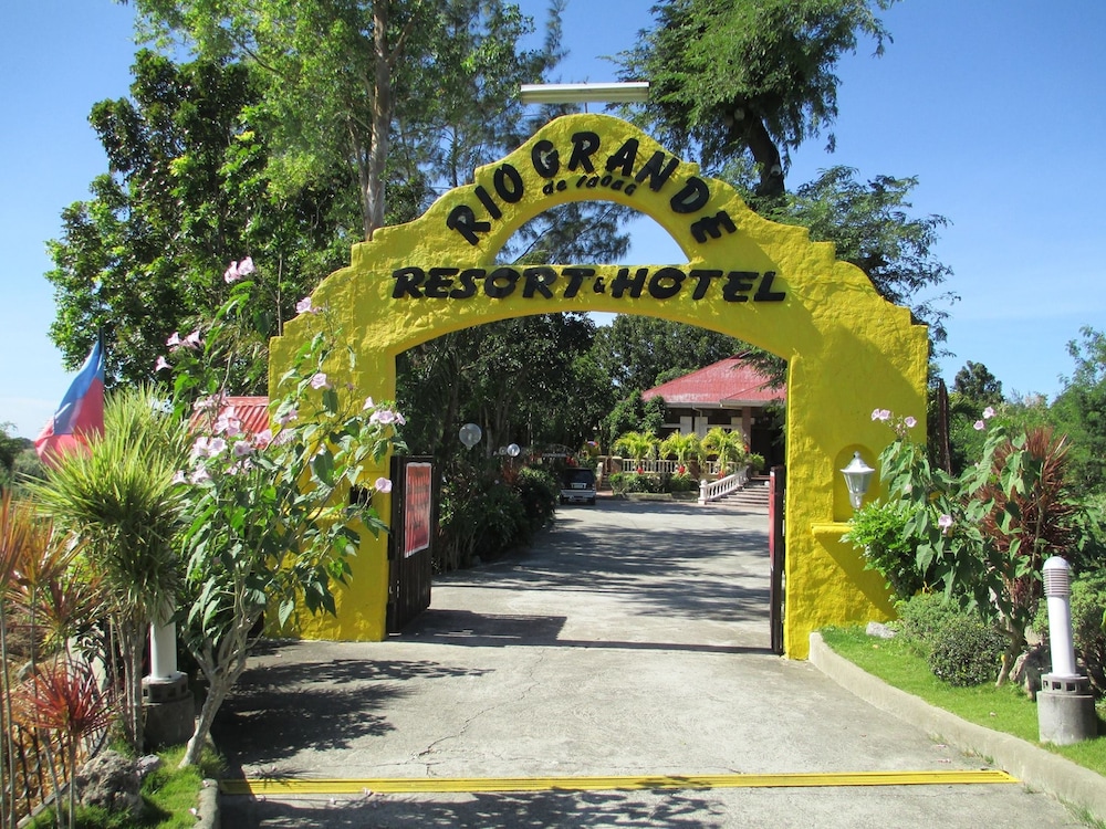 Rio Grande Laoag Resort Hotel 28/47