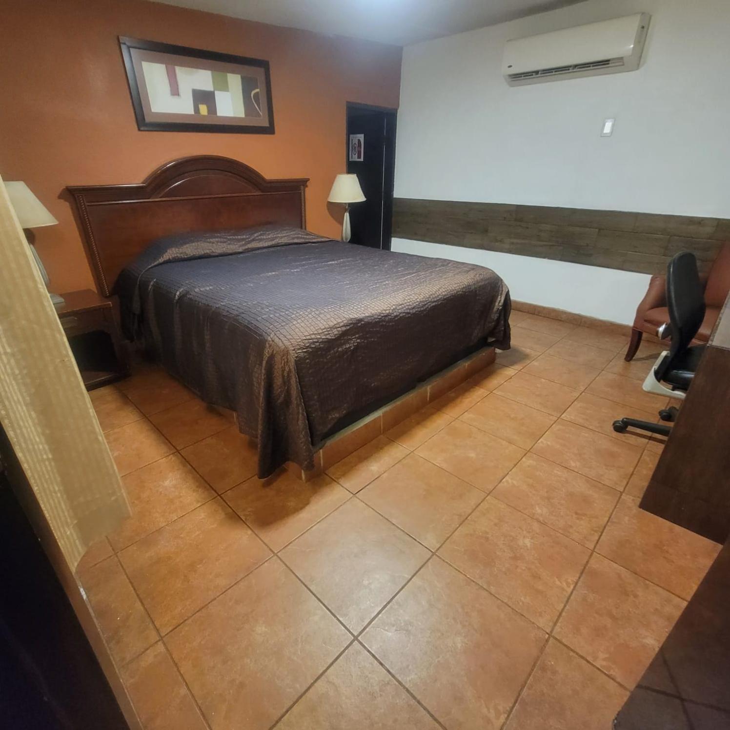 Hotel Villa del Sol Chihuahua 11/35