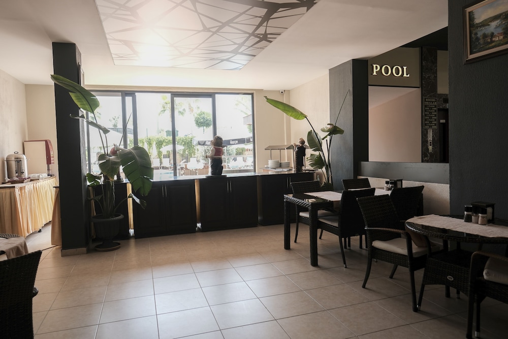 Bella Bravo Suite Hotel 25/49