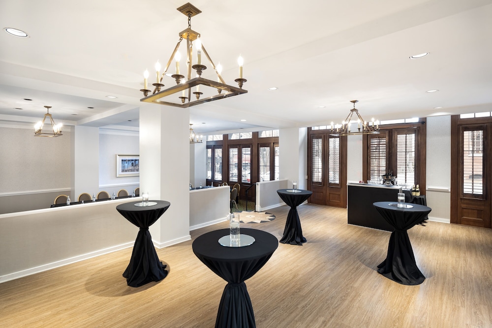 The Berkeley Richmond, Outset Collection by Hilton 46/65