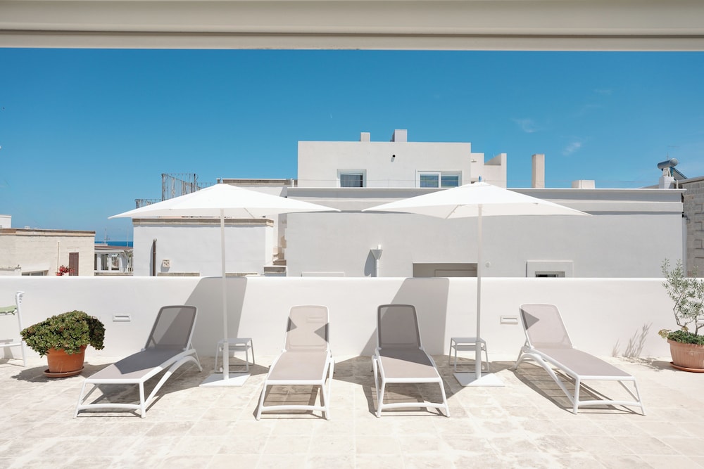 Donna Domenica Boutique Suites 38/50