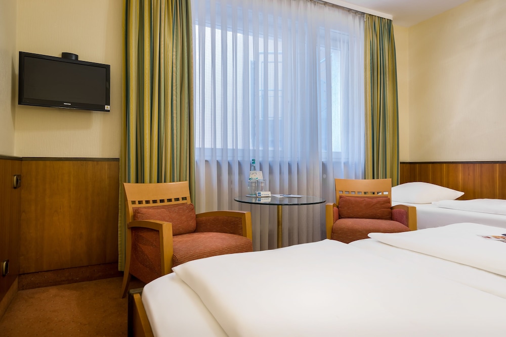 PLAZA INN Rieker Stuttgart Hauptbahnhof 23/65