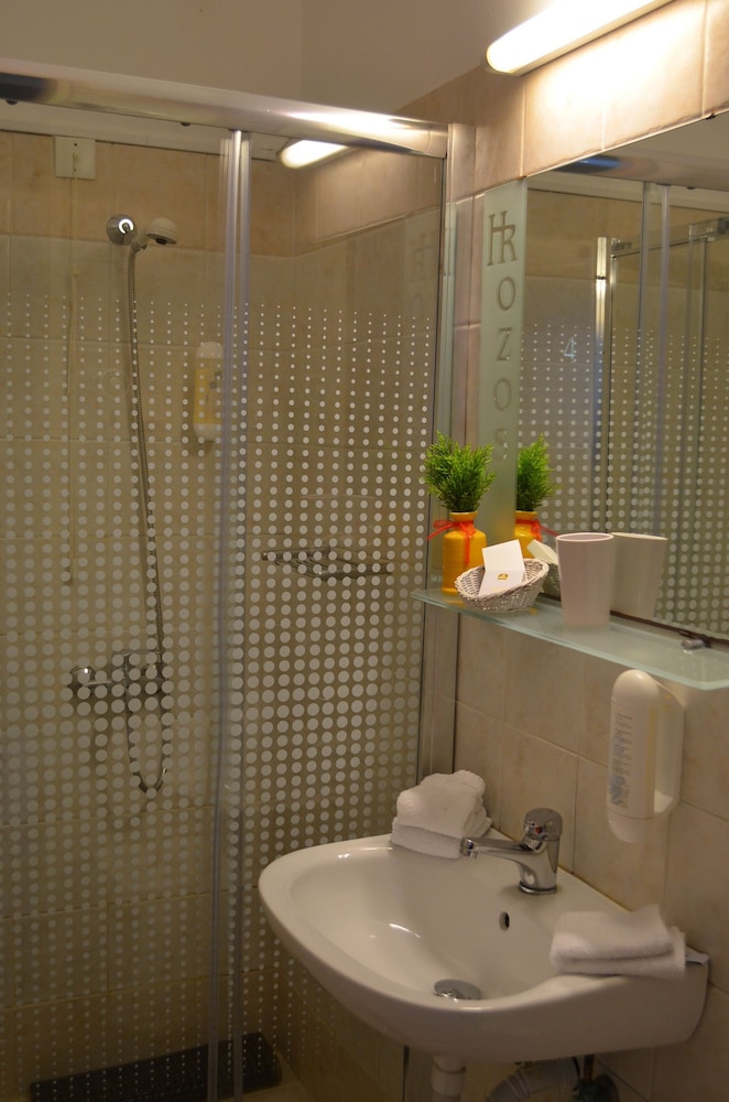 Hotel Rozos 18/19