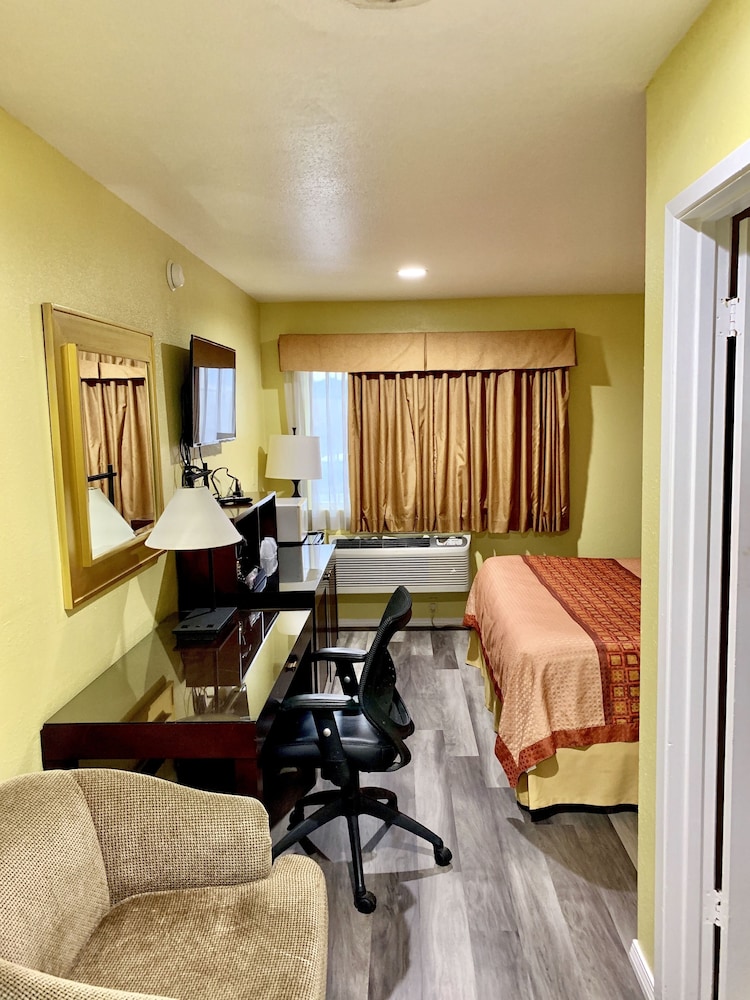 Travelers Inn Medford 45/58