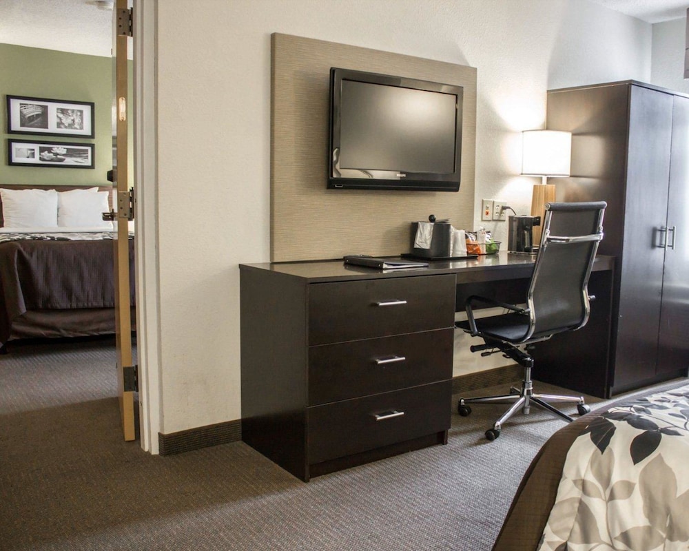 Sleep Inn & Suites Columbus - State University Area 26/27