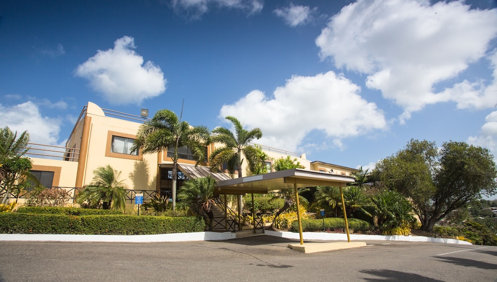 Cara Hotels Trinidad 41/44