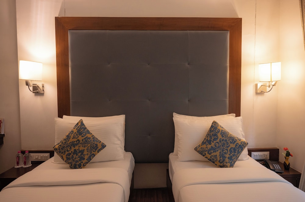 Hotel Clarks Collection Bhavnagar 32/50