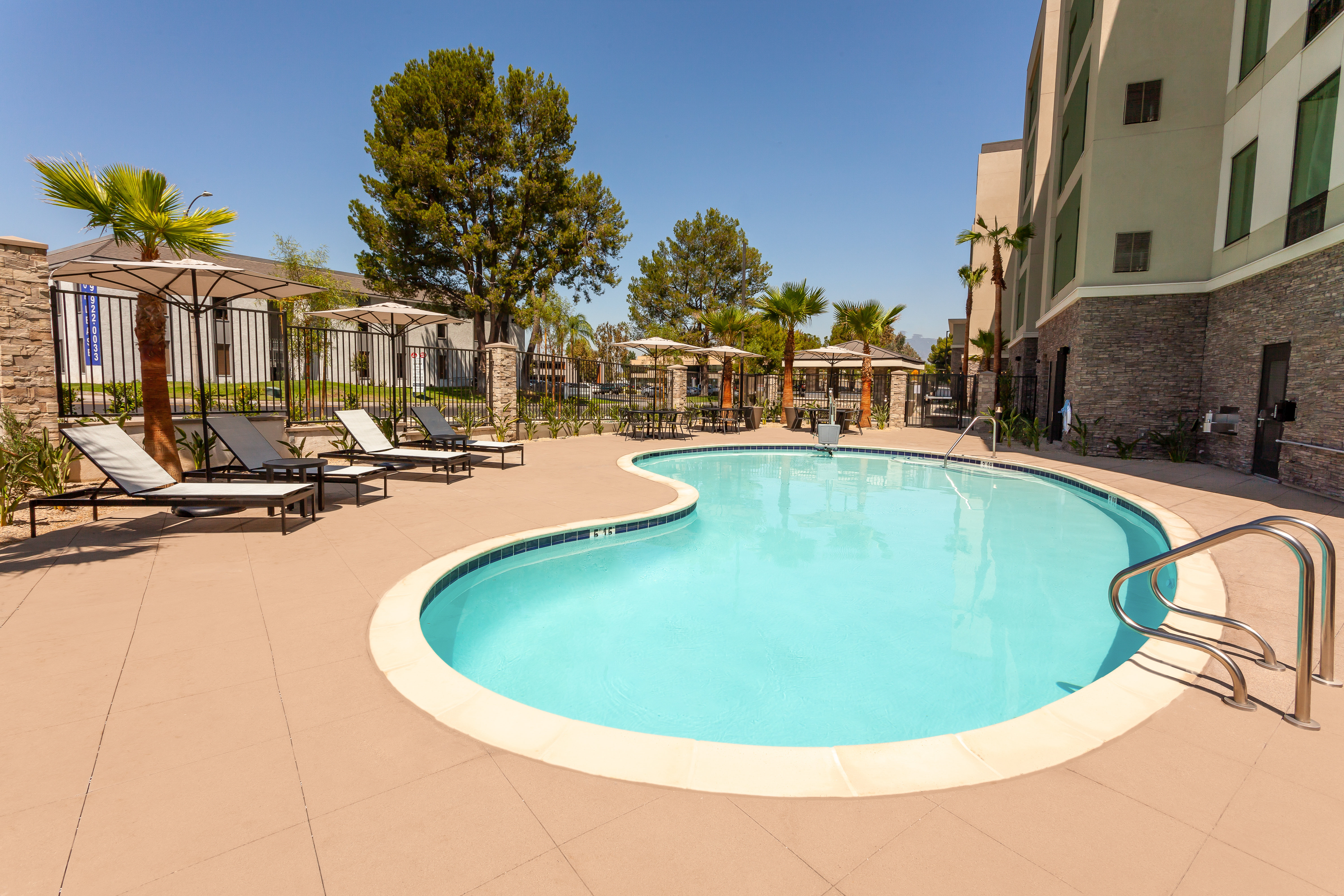 STAYBRIDGE SUITES SAN BERNARDINO LOMA LINDA 37/37
