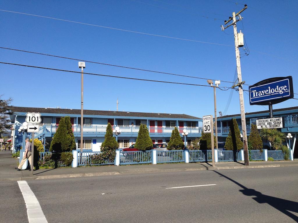 Redwood Inn 24/28