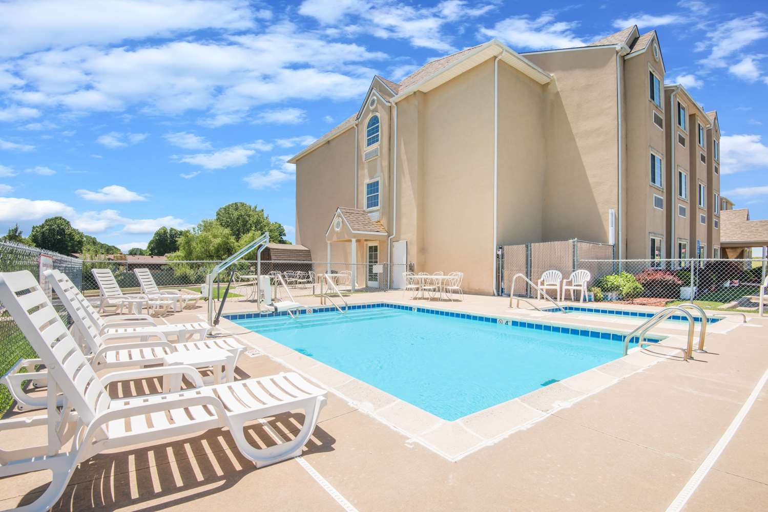 Microtel Inn & Suites by Wyndham Claremore 2/9