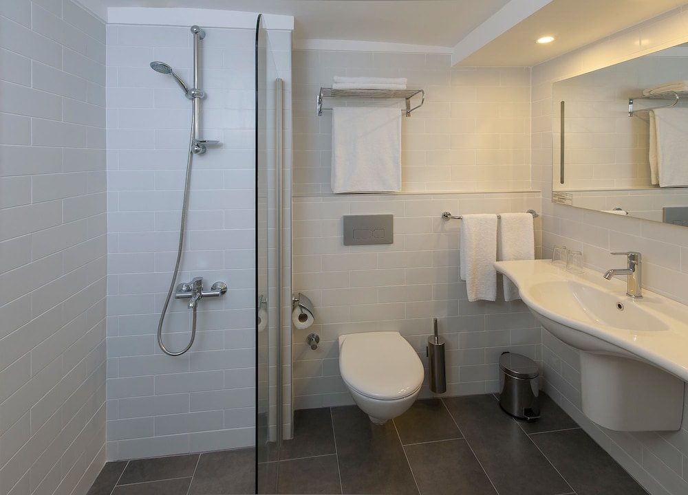 The Beachfront Hotel - Adults Only +16 49/49