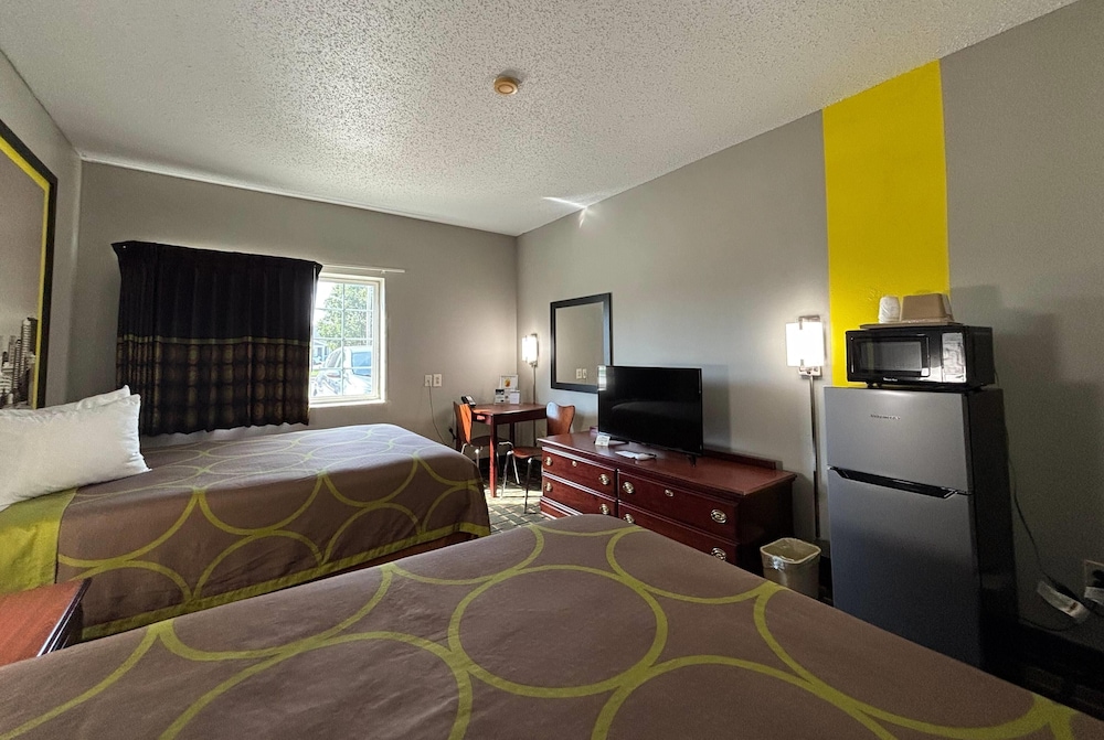 Super 8 by Wyndham Mt. Carmel IL 18/32