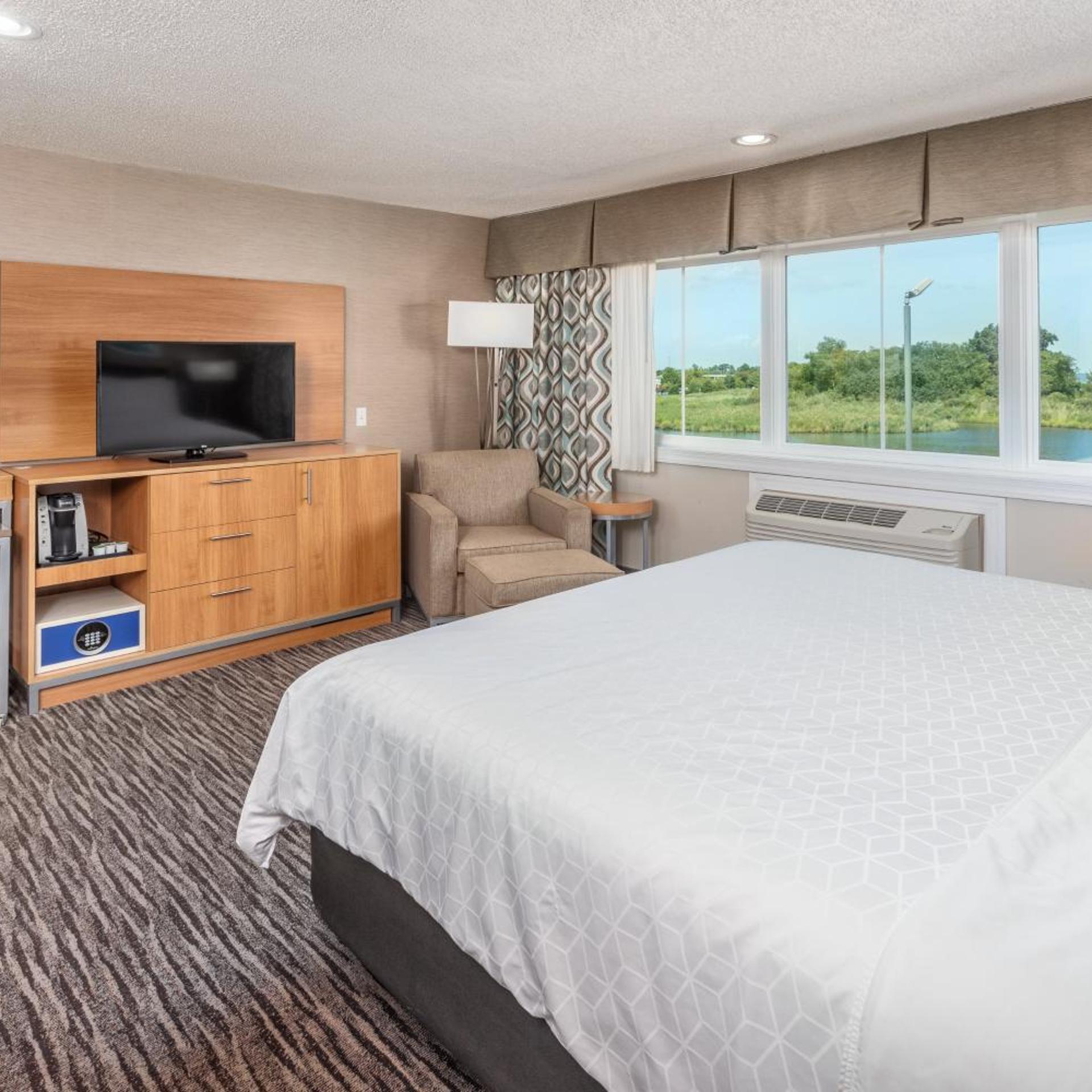 Xtra Space, Standard, King Bed