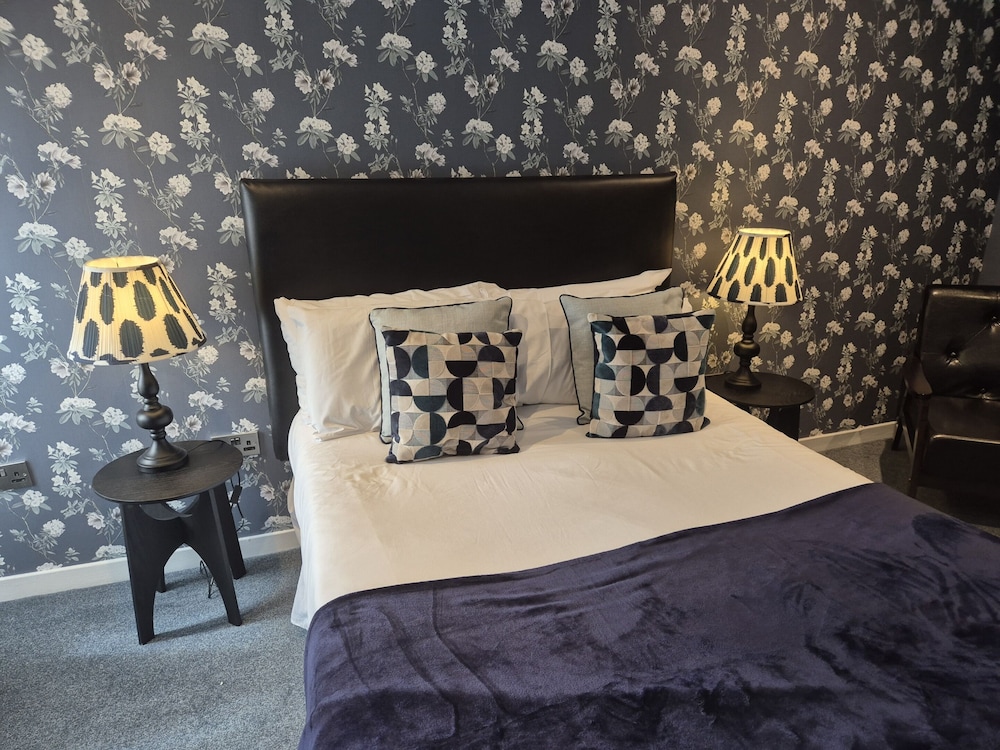 Kirkhouse Inn 38/41