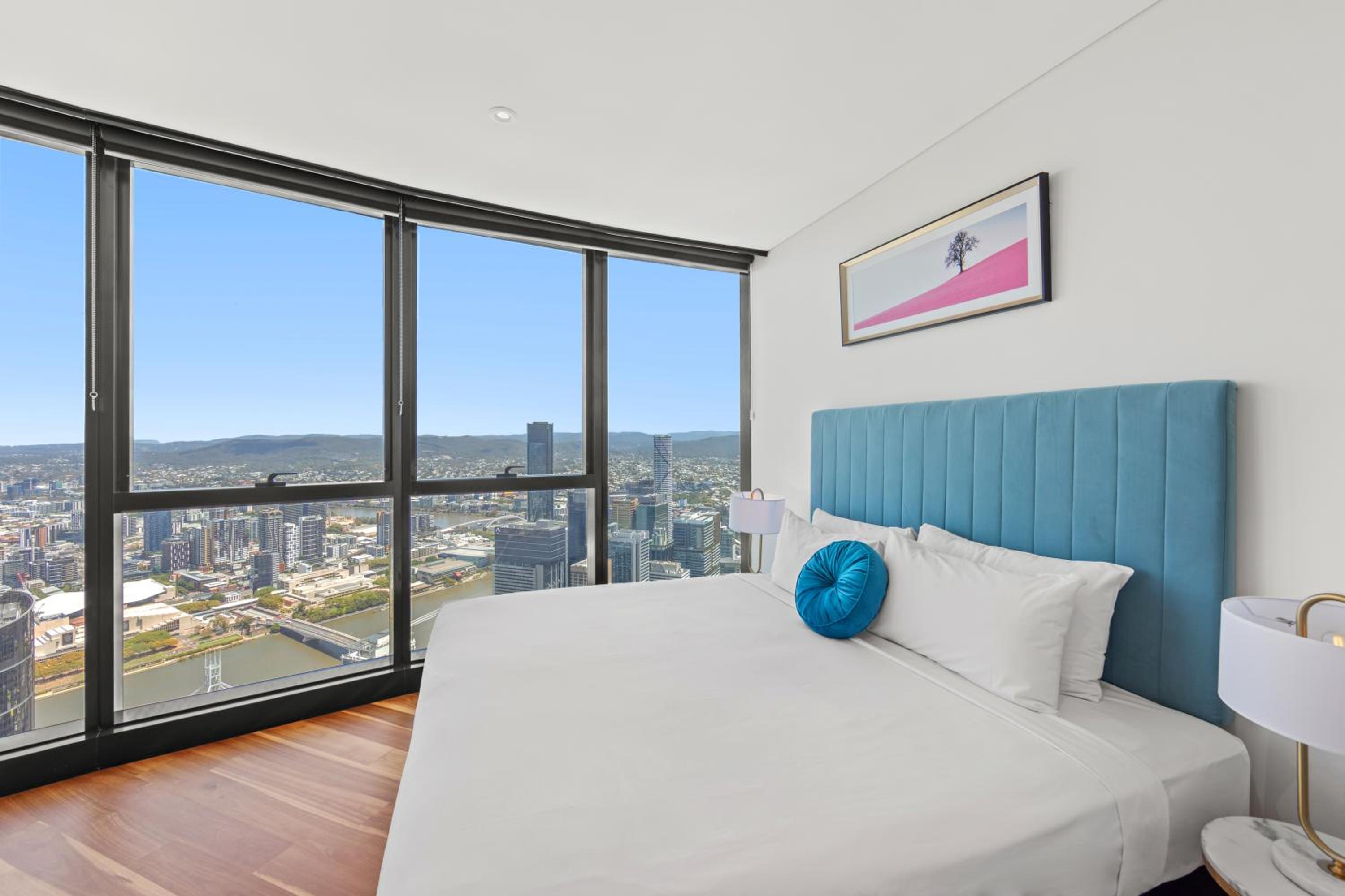 3 Bedrooms, Sky High, Executive, Apartment, High River View, 2 Bathrooms
