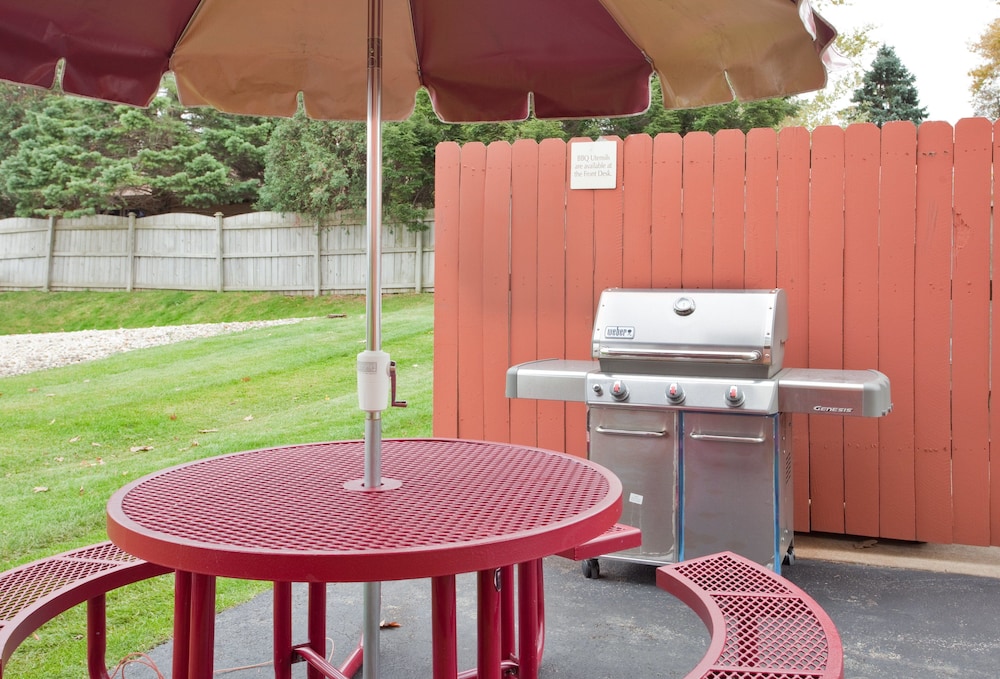 CANDLEWOOD SUITES ROCKFORD 35/38