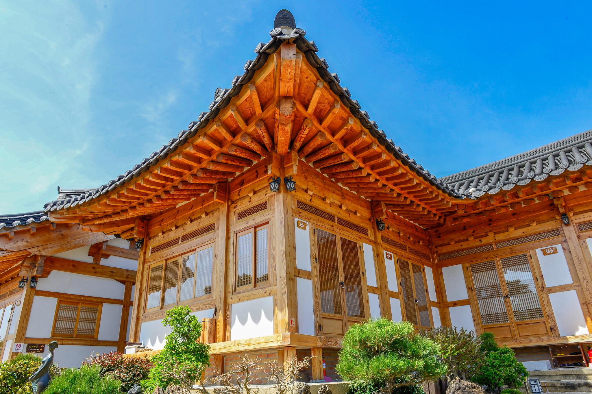 Cheonggong Hanokstay 1/57