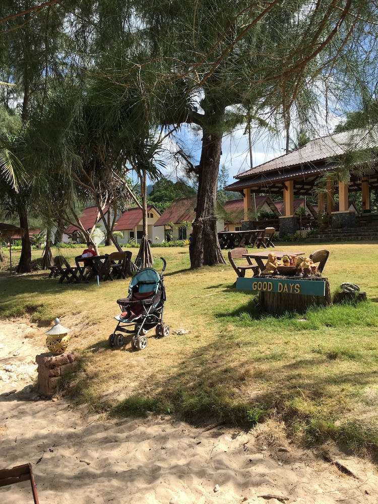 Good Days Lanta Chalet Resort 44/62
