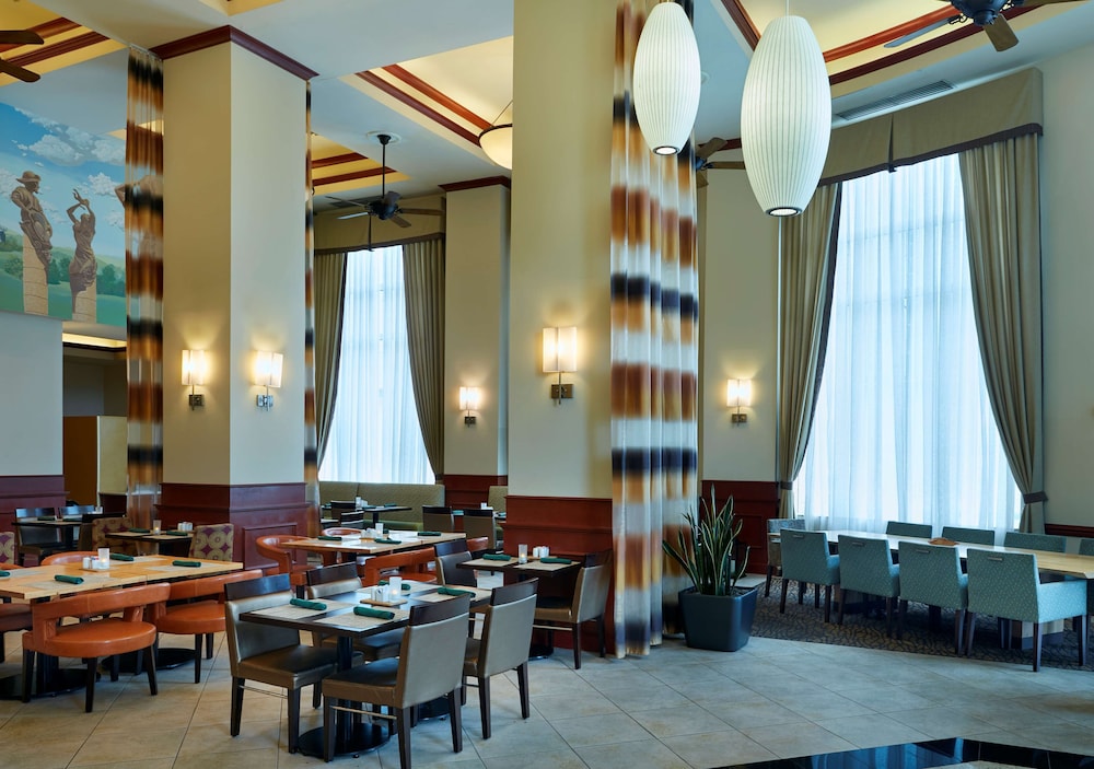 Hilton Garden Inn Charlotte - Uptown 42/58