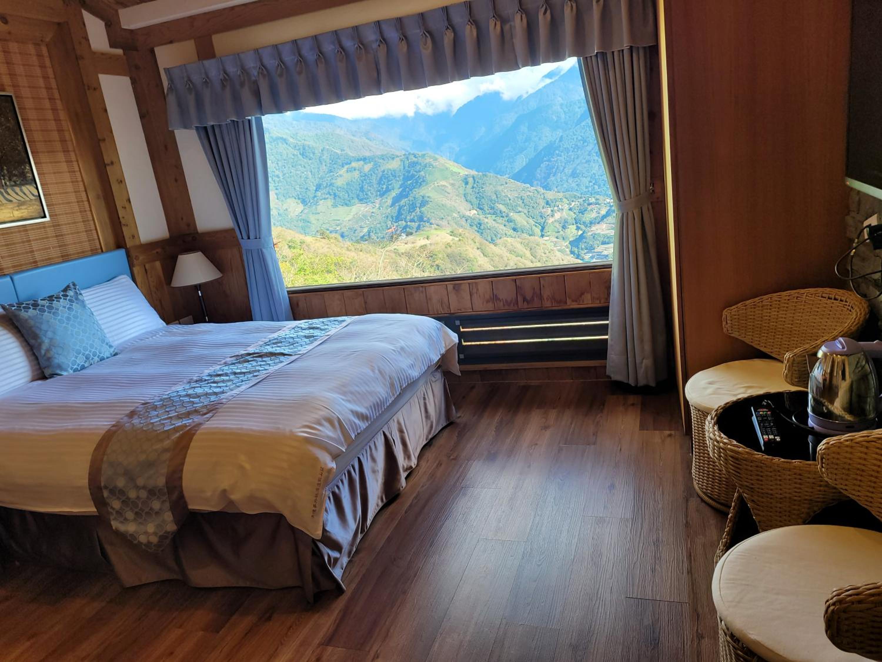 Shiyai Taoyuan B & B 5/30