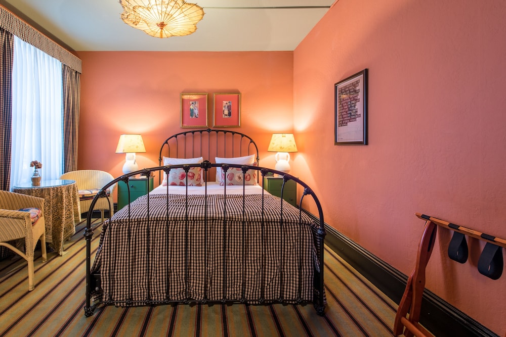 Design, Queen Bed
