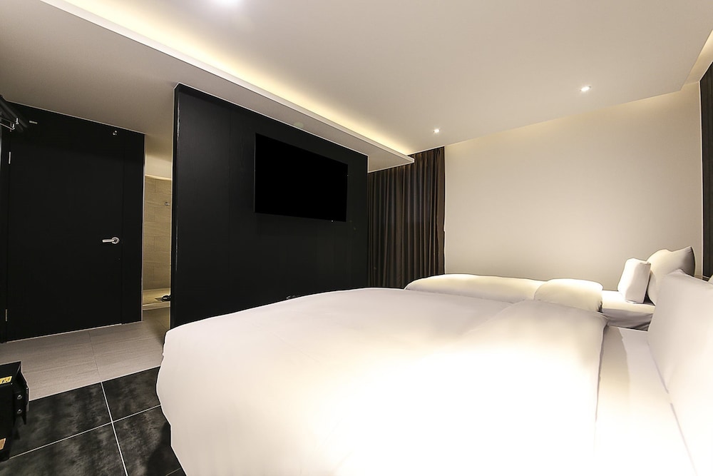 Central Person Hotel Pyeongtaek 8/33