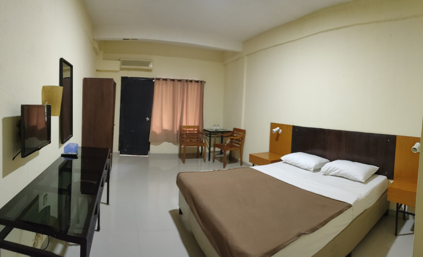 Deluxe, Double Bed, Balcony, Smoking