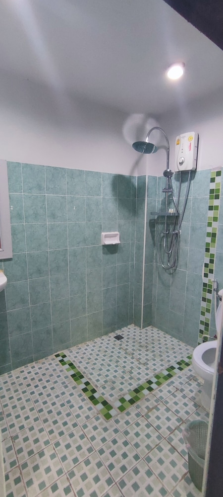 Travellers Rest Hotel 23/40