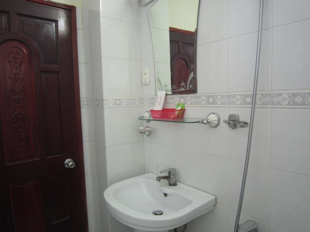 Tan Hoang Long Hotel District 5 25/30